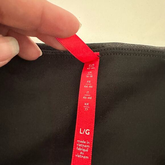 Spanx Women's Black Moto Faux Leather Liquid Leggings Size Large Vegan Staple - Picture 7 of 10